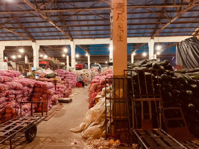 初夏入夜,邵陽江北農(nóng)產(chǎn)品批發(fā)大市場(chǎng)掠影